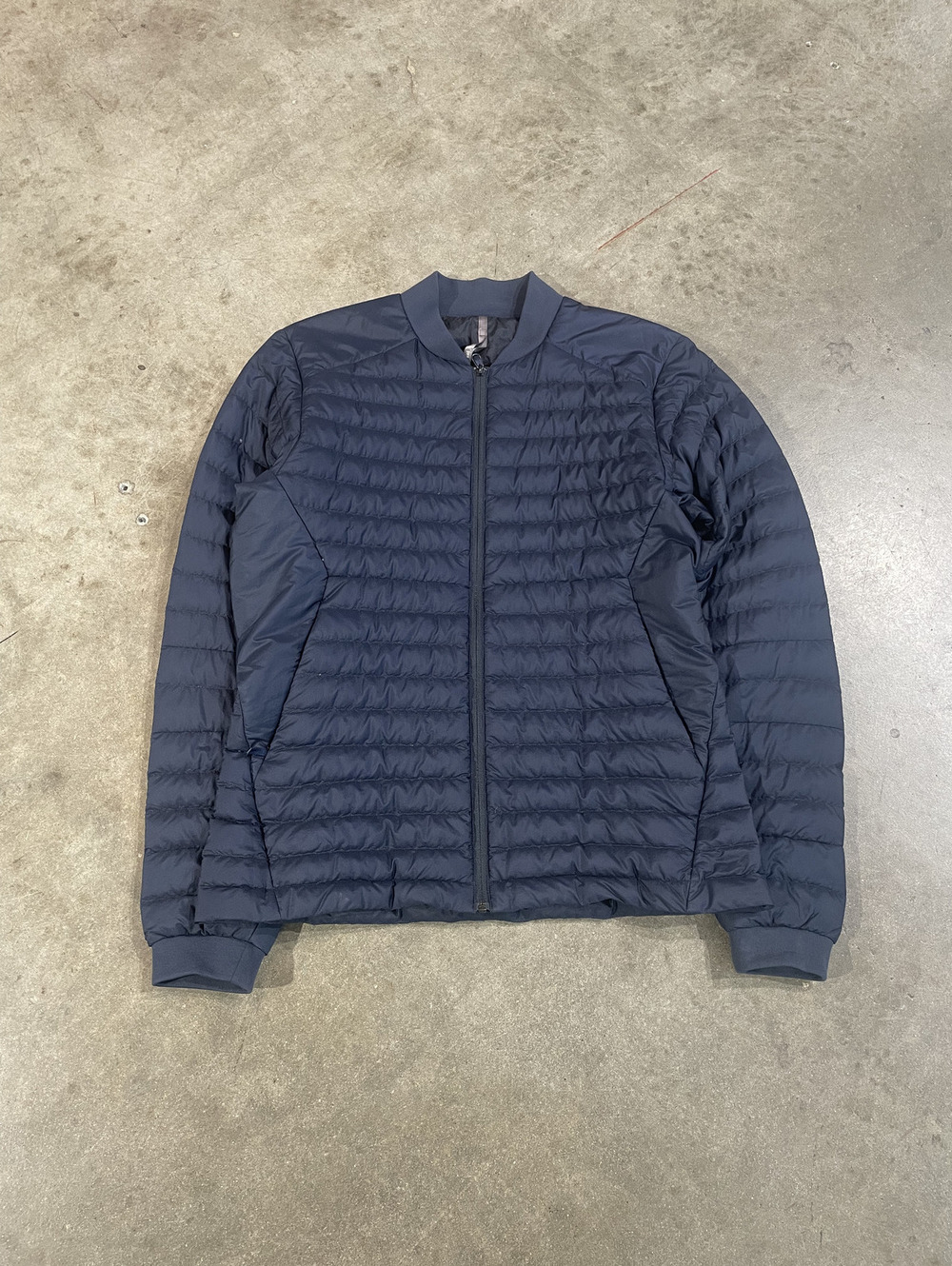 Navy Arcteryx Veilance Conduit LT Jacket Gorpcore M 18x26